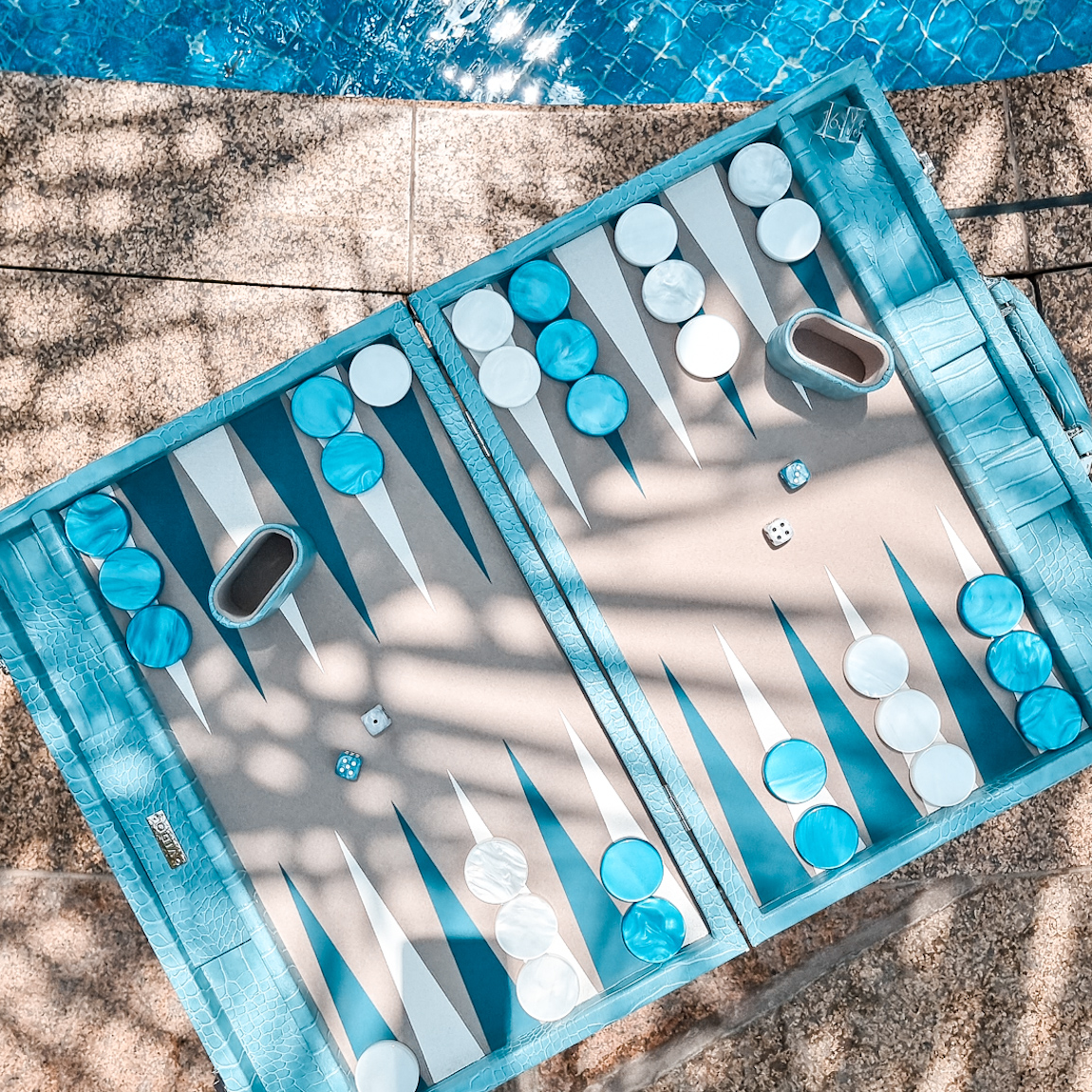 Blue Alligator Large Backgammon - VIDO USA